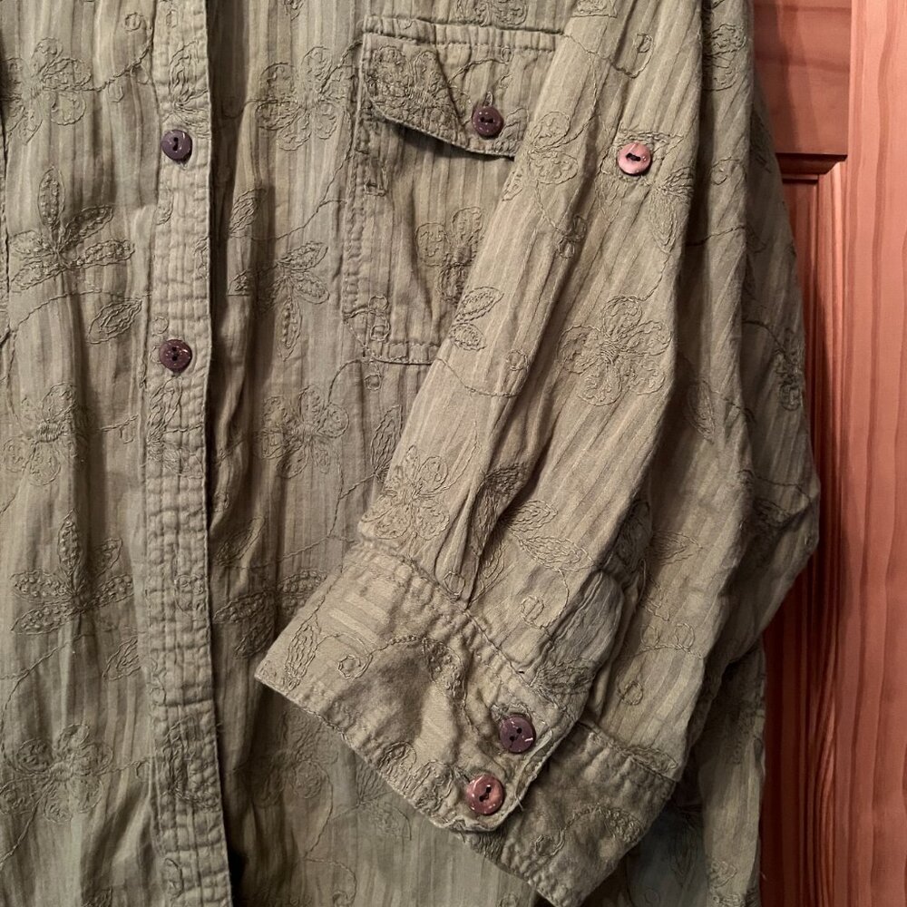 White Stag 100% Cotton green embroidered button-down blouse size 4X